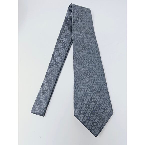CHANEL Metallic Grey Camellia CC logo Silk Tie - Picture 4 of 12